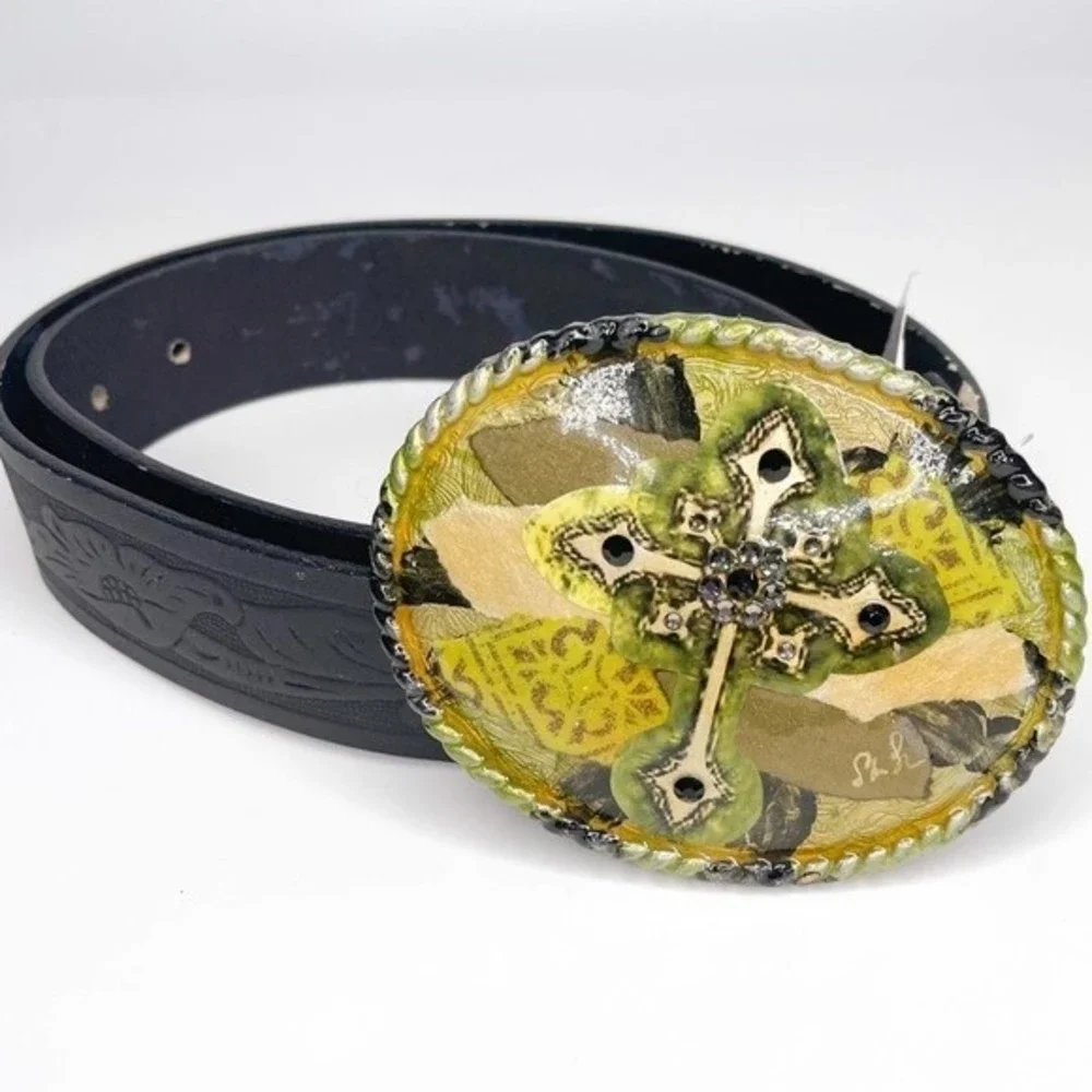 Shuri Shu Shu Handpainted‎ Belt Buckle Green Cross